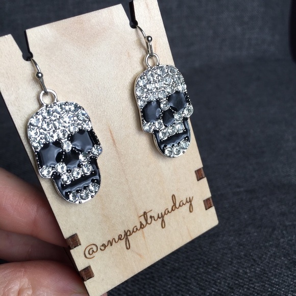 Skull Rhinestones Bling Fashion Dangle Earrings, Silver, Black - Picture 8 of 16